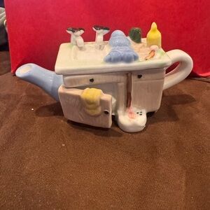 Mini Vintage Kitchen Sink Teapot